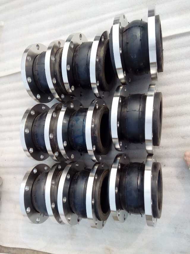 橡膠接頭廠家的優(yōu)質(zhì)售后服務(wù)讓用戶吃顆定心丸